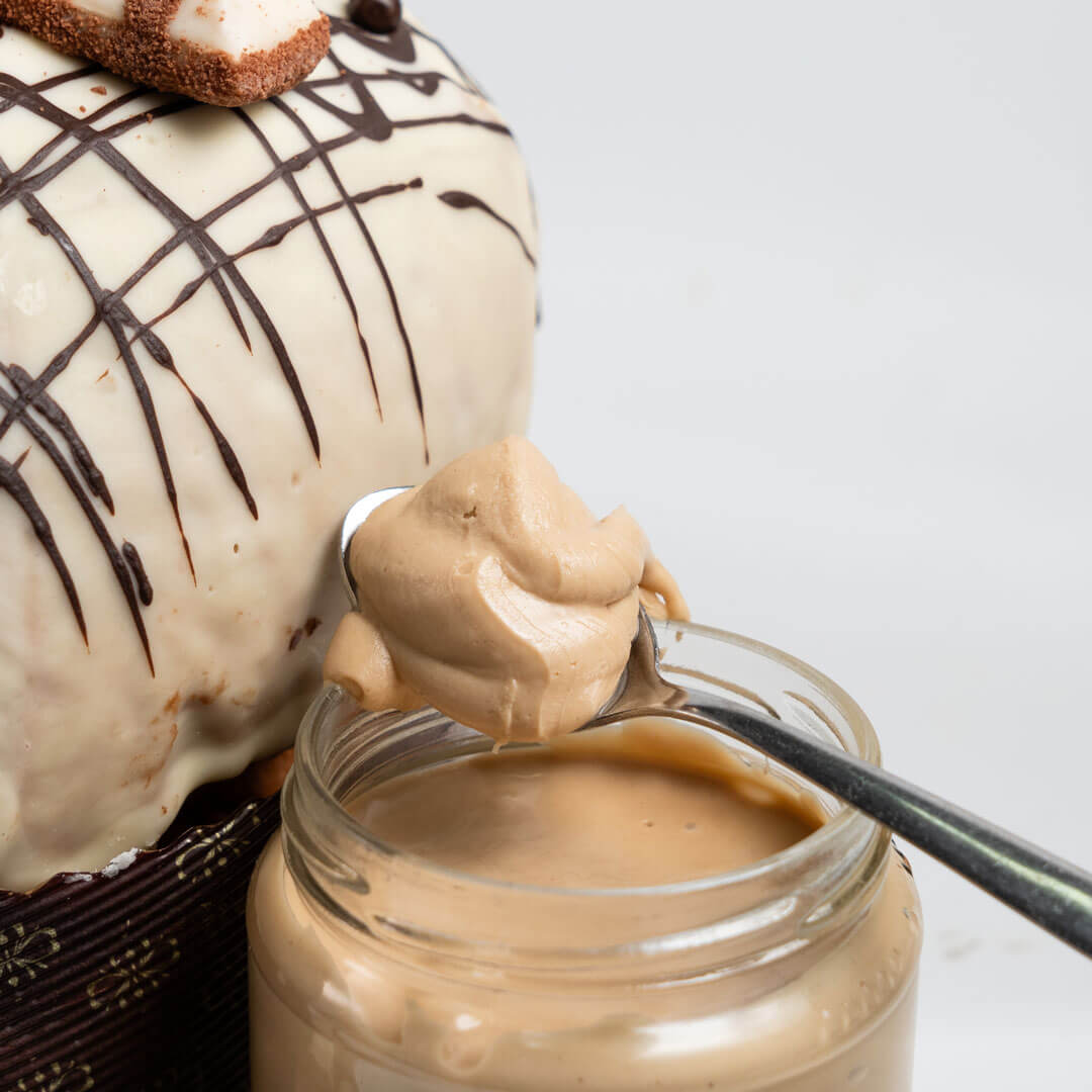 Crema bianca alla nocciola